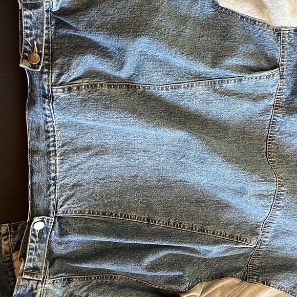 Mid weight denim Varsity jacket - ends a bit below the waist! - Picture 5 of 10